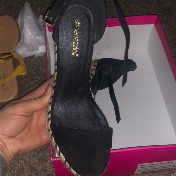 SHOEDAZZLED TOO SMALL LIKE NEW - Picture 2 of 2